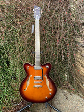 Load image into Gallery viewer, Duesenberg Gran Majesto stop tailpiece double cutaway
